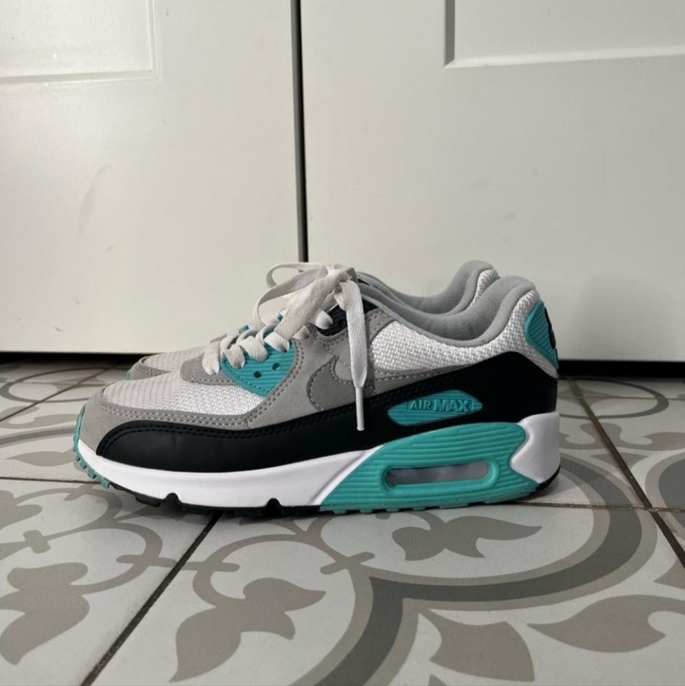 Women's Nike Air Max 90 (White / Particle Grey / Hyper Turquoise) size 6.5